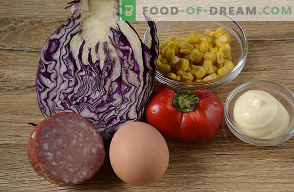 Црвена зелка салата - светла, вкусна, витамин! Како брзо да се готви салата од црвена зелка со бибер, пченка, колбаси и јајца