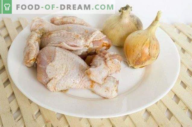 Шурпа со пилешко и домашно тестенини