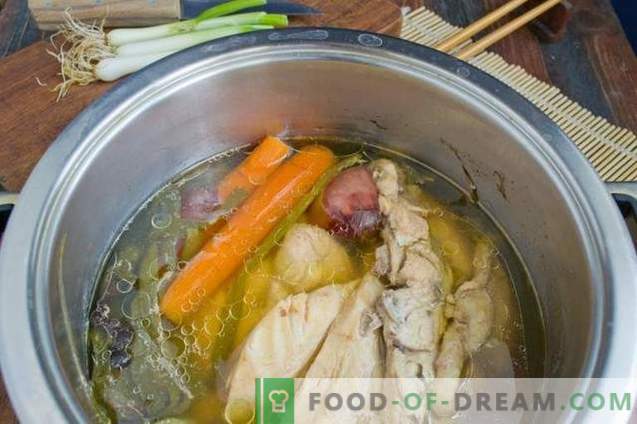 Кинеска пилешка супа со Фунхоза
