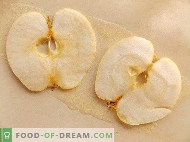 Десерт од јаболко со чипс од јаболка