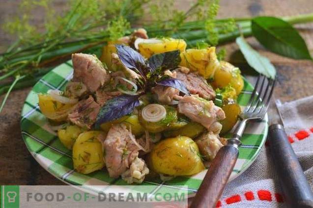 Рустична салата со компири и месо