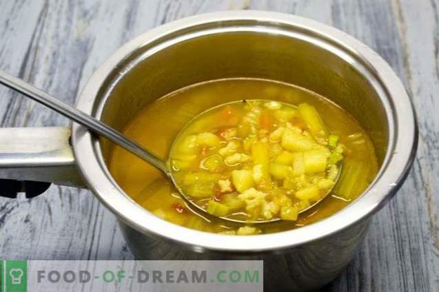 Chicken Breast Soup with Zucchini and Turmeric