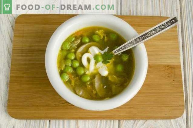 Пилешка супа со зелено грашок и печурки