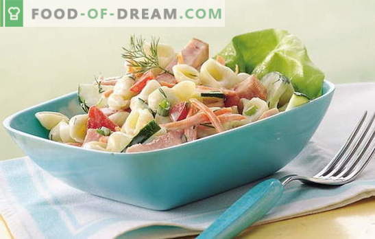 Едноставна шунка салата - волшебно стапче за водителка! Рецепти за вкусни салати со шунка и зеленчук, печурки, крекери