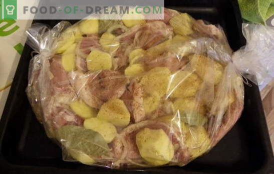 Печете компири со месо во нивните ракави: рецепти за мрзливи? Сочни, руди, зачинет и 