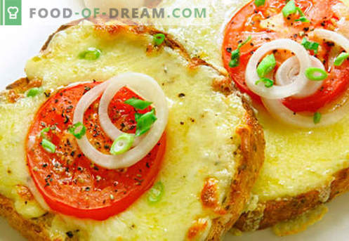 Жешки сендвичи со колбаси, сирење, јајца, домати - најдобри рецепти. Како да се готви жешки сендвичи во рерната, во тава и микробранова печка.