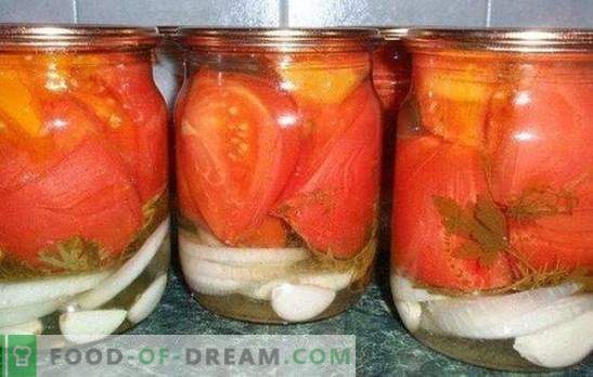 Домати со парчиња лук - едноставно решение за вкусна подготовка за идна употреба. Различни рецепти за подготовка на домати во чешнички од лук