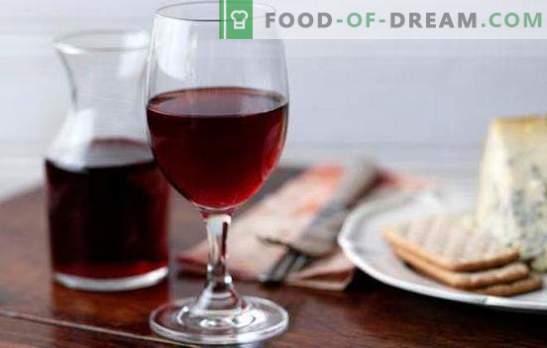 Црвеното вино дома е вреден природен производ. Рецепти за црвено вино дома од бобинки и џем