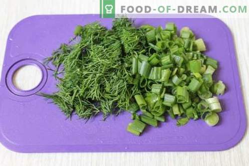 Зелена супа направена од млади зеленчуци - летен сад за секој ден