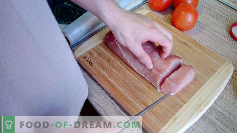 Свинско месо во рерна со домати и сирење, свинско ескалоп во рерна