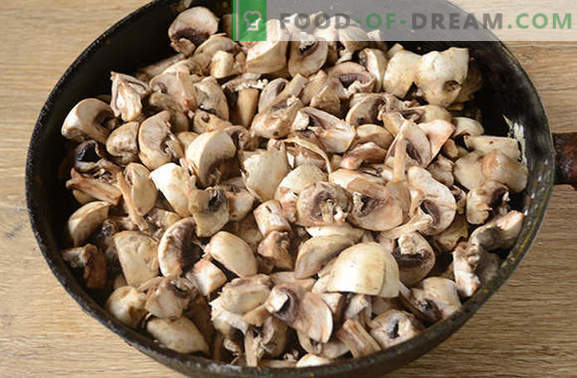 Пржени печурки со кромид: вистинската технологија за готвење. Чекор-по-чекор фото-рецепт за готвење шампињони со кромид