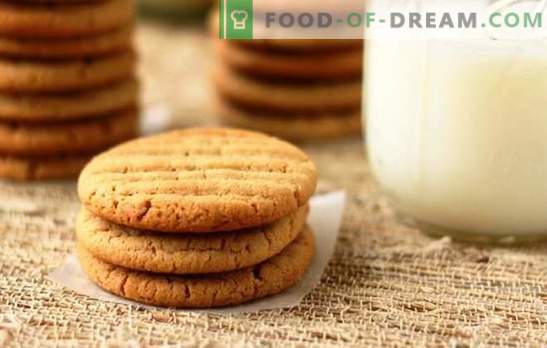 Рецепти за млечни бисквити за домашен чај. Мед, чоколада, орев и многу други рецепти за колачиња на млеко