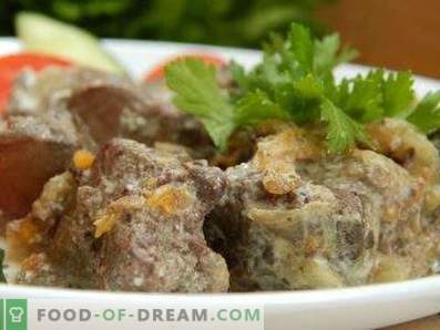 Liver stewed in sour cream in a slow cooker